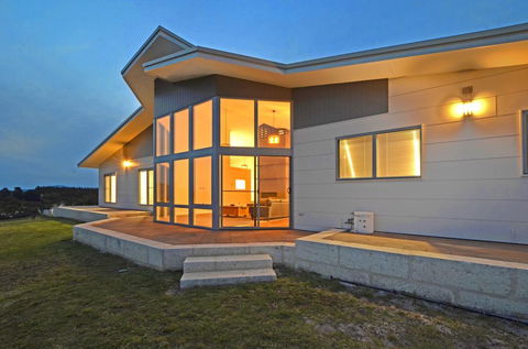 Beaufortia Views - Dentists Australia 3