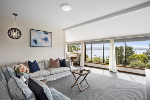 Beauty Point - Hosted By: L'Abode Accommodation - Dentist Find 0