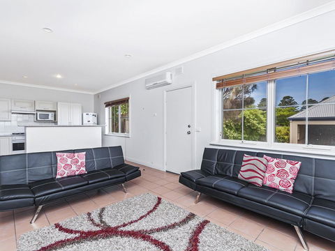 Bella On Victoria - Dentist Find 2