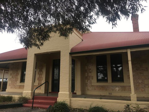 BELMONT 11 Bedroom Home In The Heart Of Victor Harbor - Dentists Australia 1