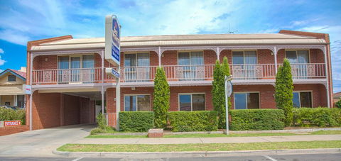 BEST WESTERN Burke And Wills Motor Inn - Dentist Find 3