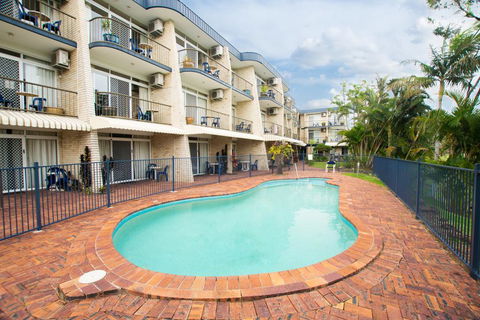 Bombora Resort - Coolangatta - Dentist Find 0