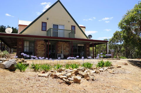 Boobook Manor - Dentists Australia 0