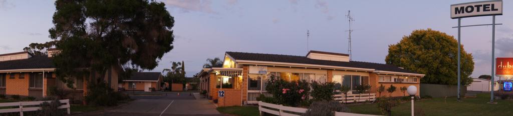 Bordertown Dukes Motorinn