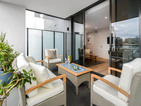 Boutique Stays - The Lincoln, South Yarra Apartment - Dentist Search 1