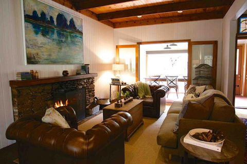 Braeside Mount Macedon Country Retreat Bed And Breakfast - Dentists Australia 1