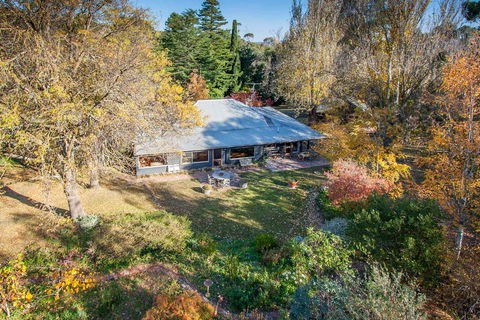 Braeside Mount Macedon Country Retreat Bed And Breakfast - Dentists Australia 0
