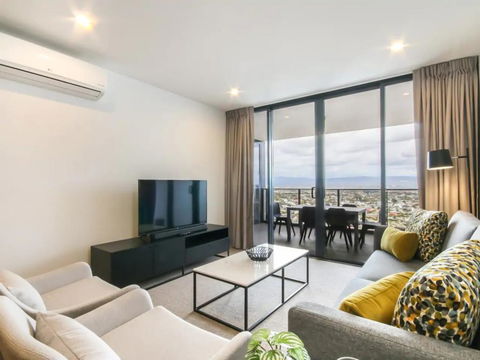 Brand New 2 Bedroom Unit With Amazing Hinterland Views - Dentist Search 0