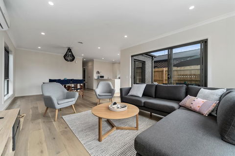 Brand New And Beautiful - Rosebud Holiday Home - Dentist Find 0