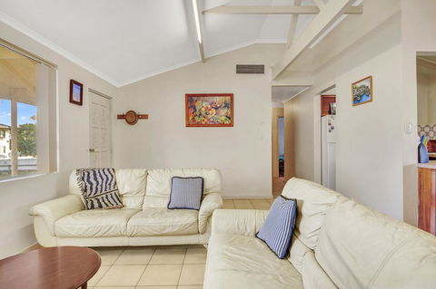 Break Away - Dentists Australia 1