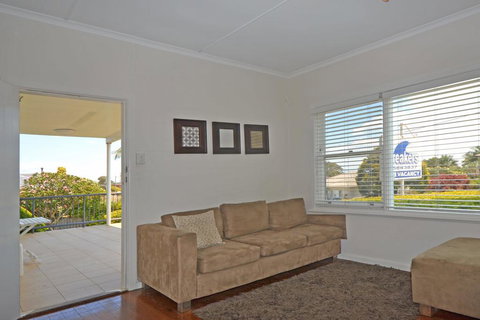 Breakers 1 2 Hill Street - Dentist Search 3