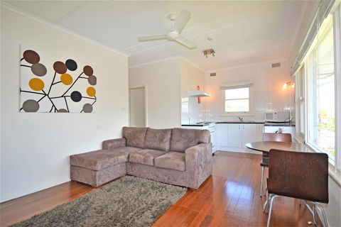 Breakers 4 2 Hill Street - Dentist Find 0