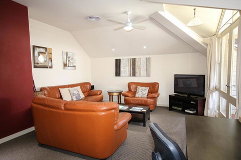 Briars Country Lodge - Dentist Find 3