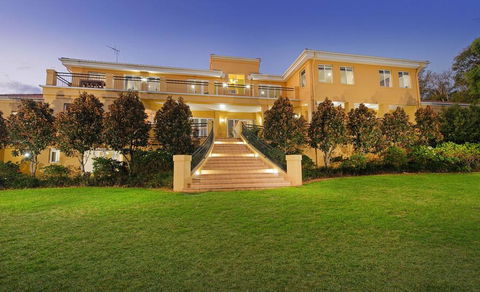 Bridgewings Lighthouse Beach - Dentists Australia 3