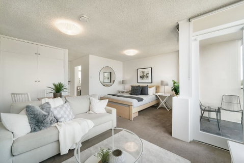 Bright And Sunny Studio Apartment - Dentist Find 2