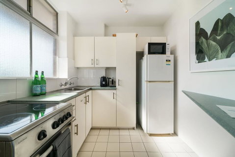Bright And Sunny Studio Apartment - Dentist Find 3