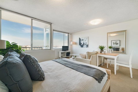 Bright And Sunny Studio Apartment - Dentist Find 0