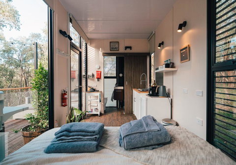 Big Tiny Paz Seven Hills Tiny House, Tallarook - Dentist Search 1