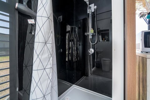 Big Tiny Paz Seven Hills Tiny House, Tallarook - Dentist Search 3