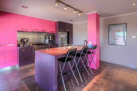 Birdland - Bold, Unique And Modern - Dentist Search 0