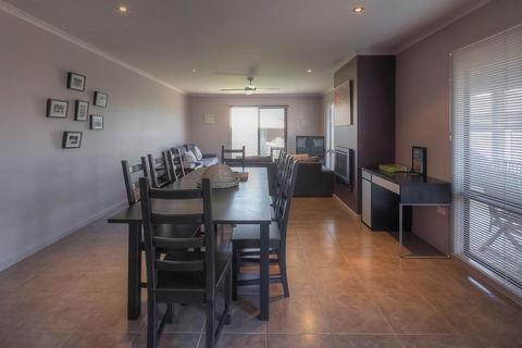 Birdland - Bold, Unique And Modern - Dentist Search 3