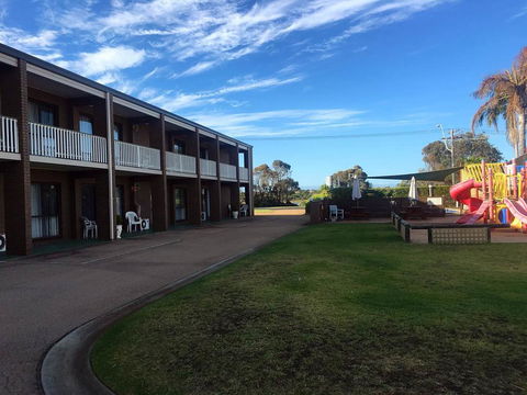 Black Swan Motor Inn - Dentist Find 2