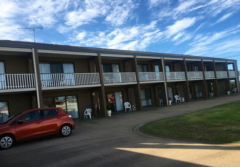 Black Swan Motor Inn - Dentist Find 1