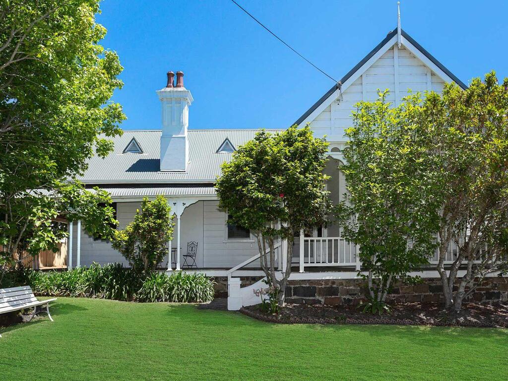 Blake House - iconic coastal homestead