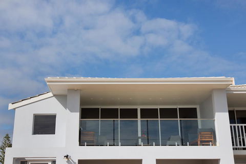 Blue Bay Beach Stay - Mandurah - Dentist Find 3