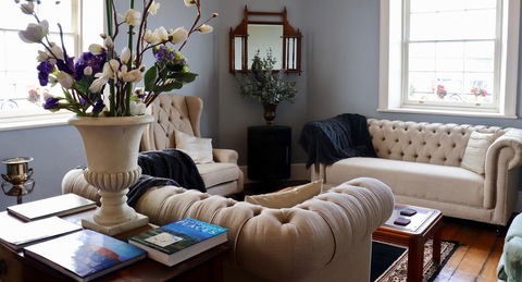 Blue Bell Inn - Dentists Australia 3