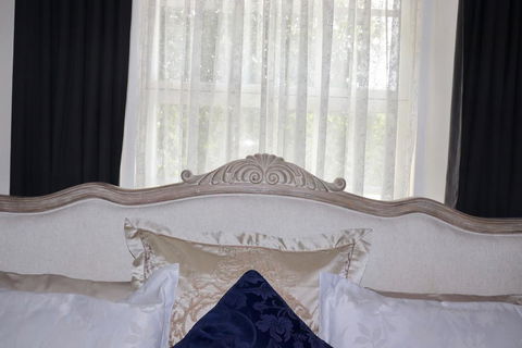 Blue Bell Inn - Dentists Australia 2