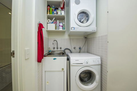 Blue On Blue Apartment 332 - Dentist Find 3