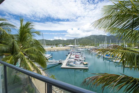 Blue On Blue Apartment 332 - Dentist Find 2