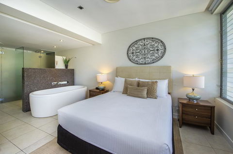 Blue On Blue Penthouse Apartment 335 - Dentist Search 2