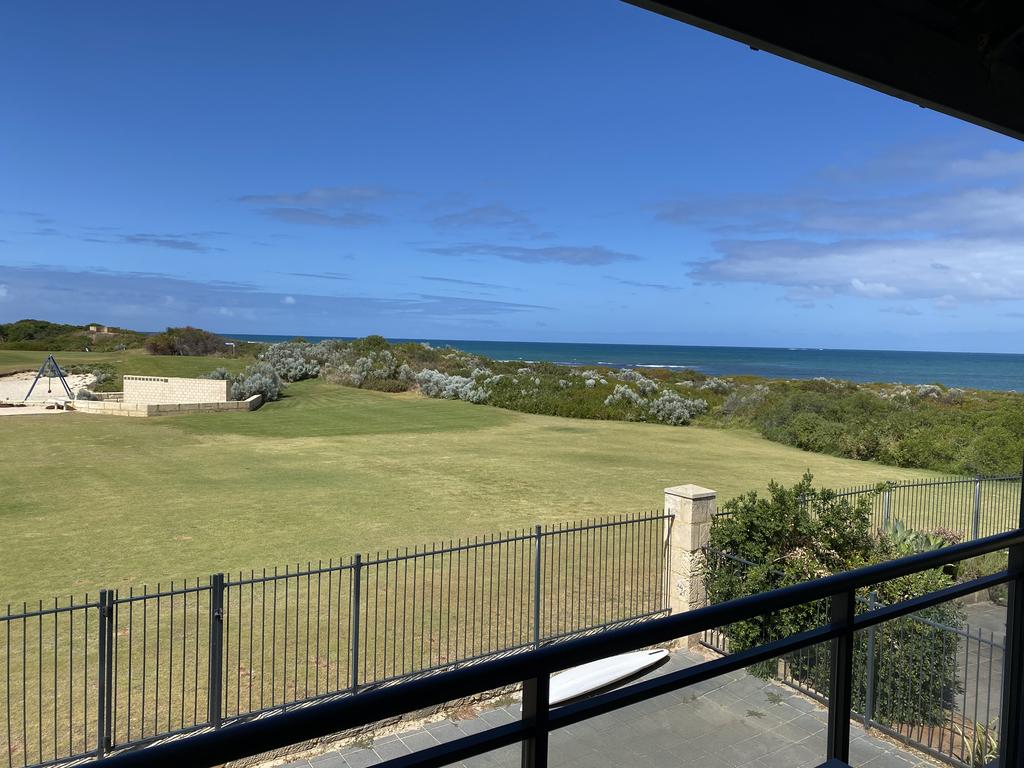 Blue Sky Escapes Seaview Apartment