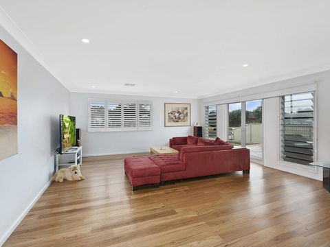 Blue Summer House - Dentists Australia 2