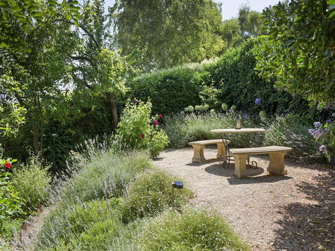 Bluestone Cottage Launceston-hosted By: LAbode - Dentist Find 1