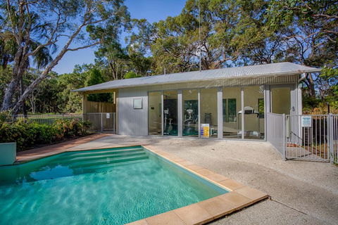 Bluewater 1 - Rainbow Shores, Amazing Location, Easy Walk To Beach, Pool, Aircon, Outdoor Spa - Dentist Find 3