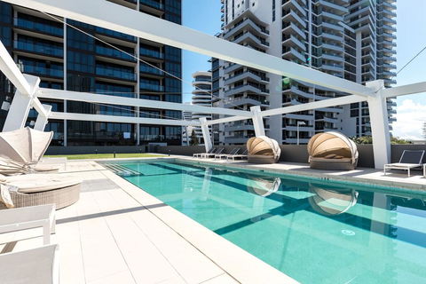Broadbeach 2 Bedroom FREE WIFI, Netflix & Parking - Dentist Search 0