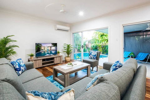 Broadbeach Waters Home With Private Pool - Dentist Search 2