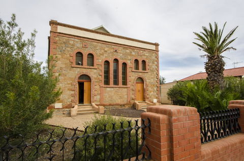 Broken Hill Outback Church Stay - Dentist Find 2
