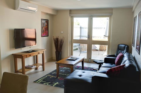 Brougham Arms Hotel - Dentists Australia 2