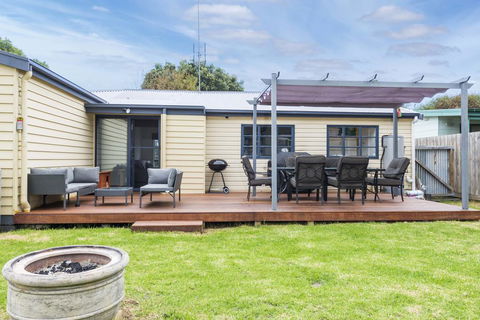 Bruce And Lola's - Dentist Search 1