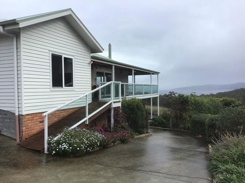 Bruny Sunset Beach GateAway - Dentist Find 0
