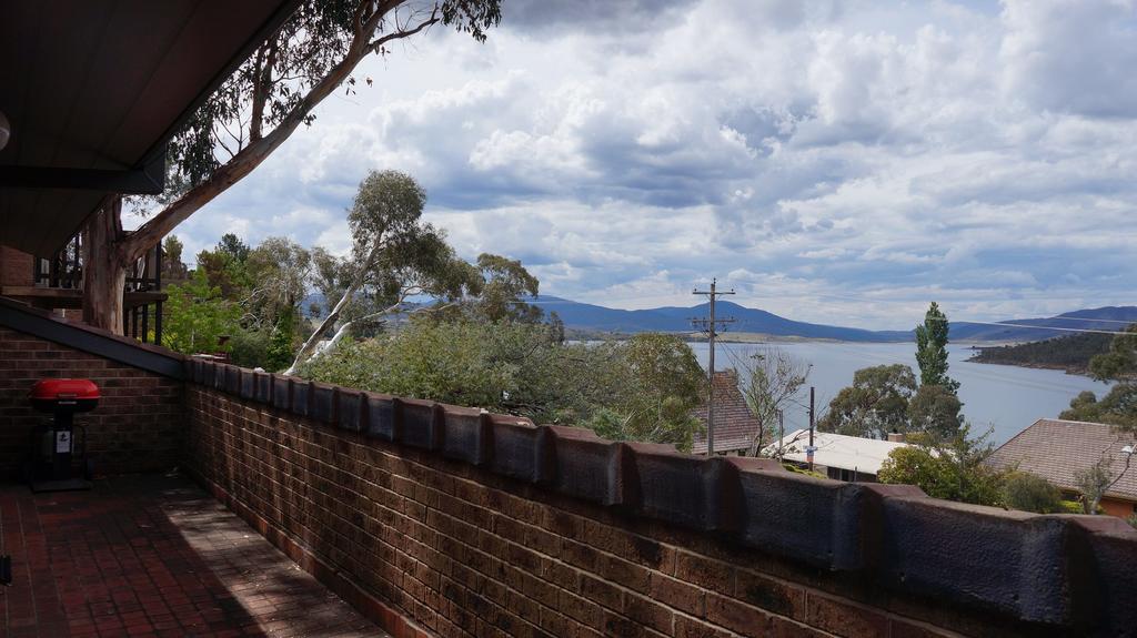 Bundilla 3 - Lake views from the Balcony
