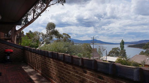 Bundilla 3 - Lake Views From The Balcony - Dentist Search 0