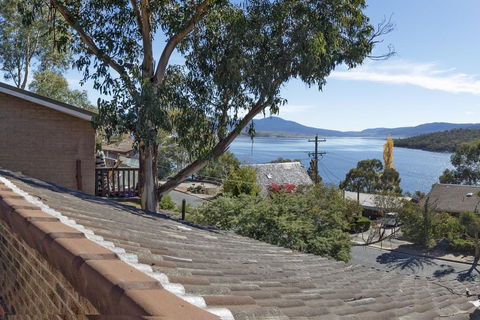 Bundilla 4- Townhouse With Wifi - Dentist Search 1