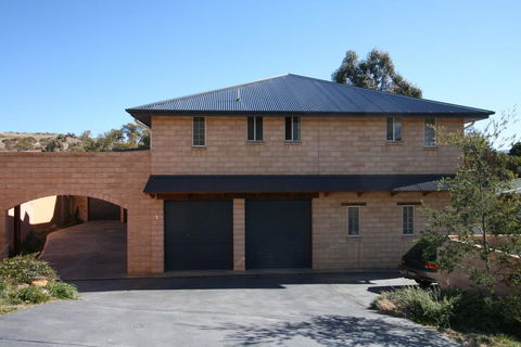Burramys 4/1 Kirwan Close - Dentist Search 1