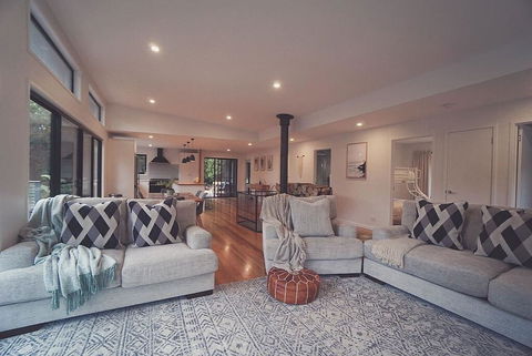 Bush & Beach Family Retreat - Dentists Australia 2