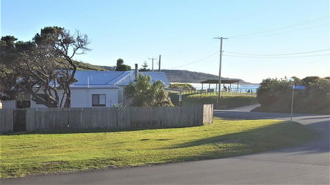 By The Beach @ Catho - Dentist Find 2